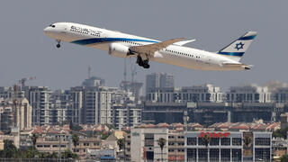 דרימליינר של אל על ממריא מנתב"ג ללוס אנג'לס, אתמול