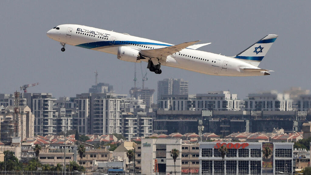 דרימליינר של אל על ממריא מנתב"ג ללוס אנג'לס, אתמול