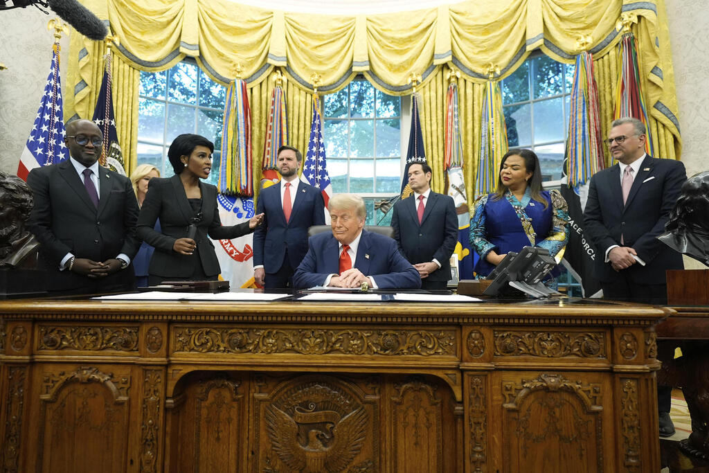US President Donald Trump meets with the foreign ministers of Rwanda and Democratic Republic of Congo at the White House (Photo: AP Photo/Manuel Balce Ceneta) נשיא ארה"ב דונלד טראמפ
