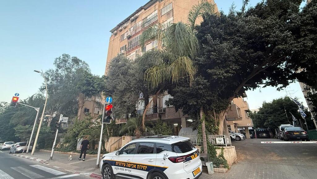 זירה בה נער כבן 17 אותר ירוי בפלג גוף עליון מפליטת כדור - פתח תקווה