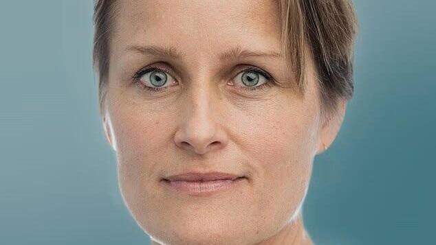 ראש ה-MI6 הבאה של בריטניה בלייז מטרוולי / קונסטנטין דוברובולסקי סבא של ראש ה-MI6 הבאה