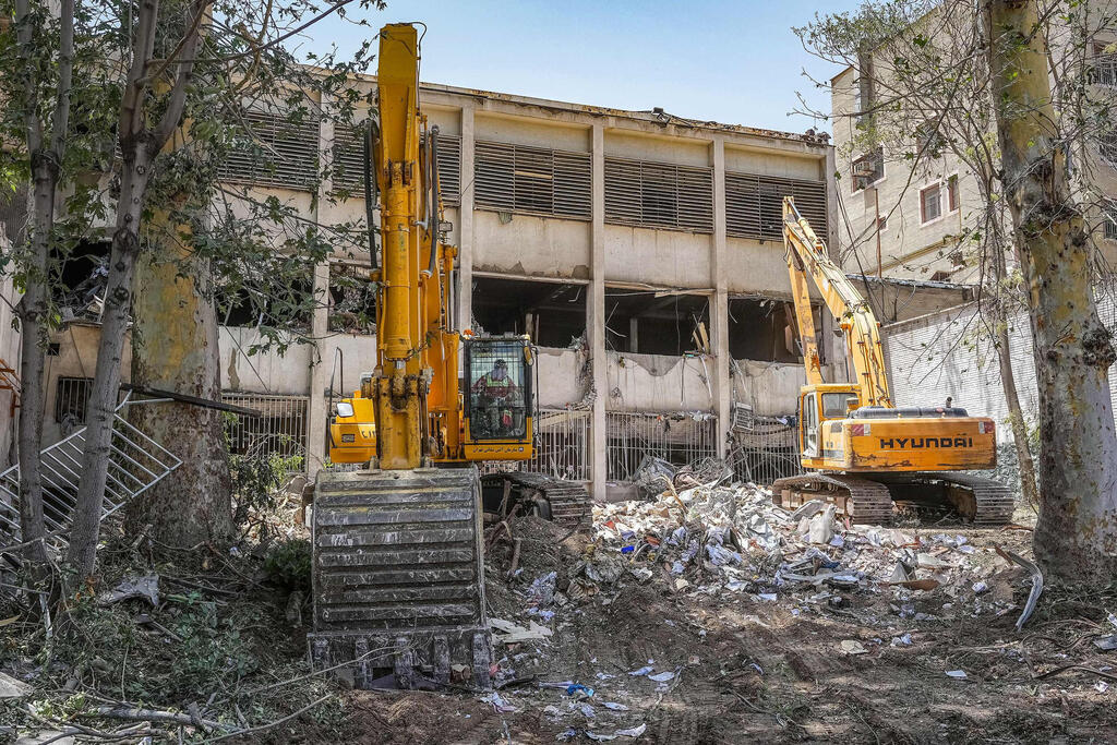 ההריסות בכלא אווין בטהרן לאחר התקיפות