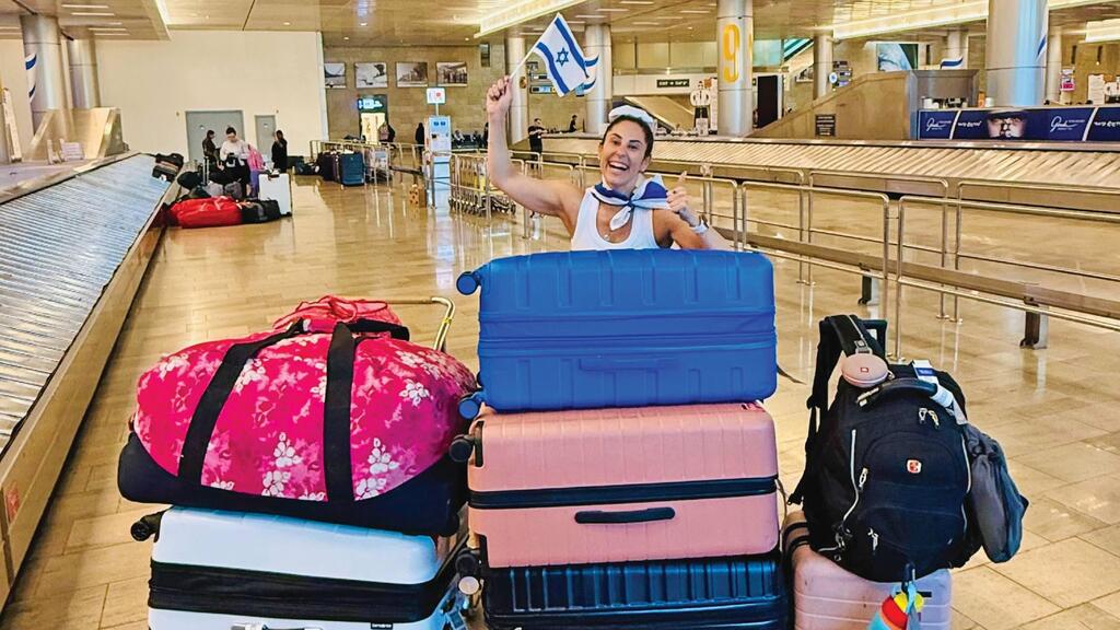 איב קרלין בנתב"ג, ברגעים הראשונים בישראל 