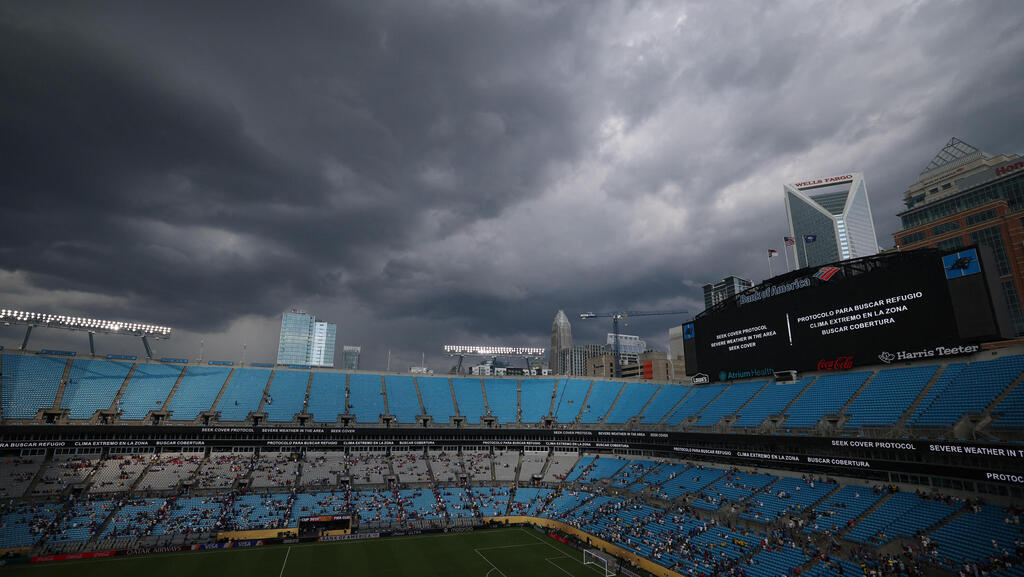 ההודעה על עצירת המשחק בין צ'לסי לבנפיקה 