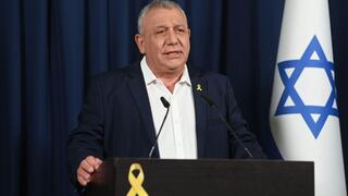 גדי איזנקוט נותן הצהרה לתקשורת טרם פרישתו