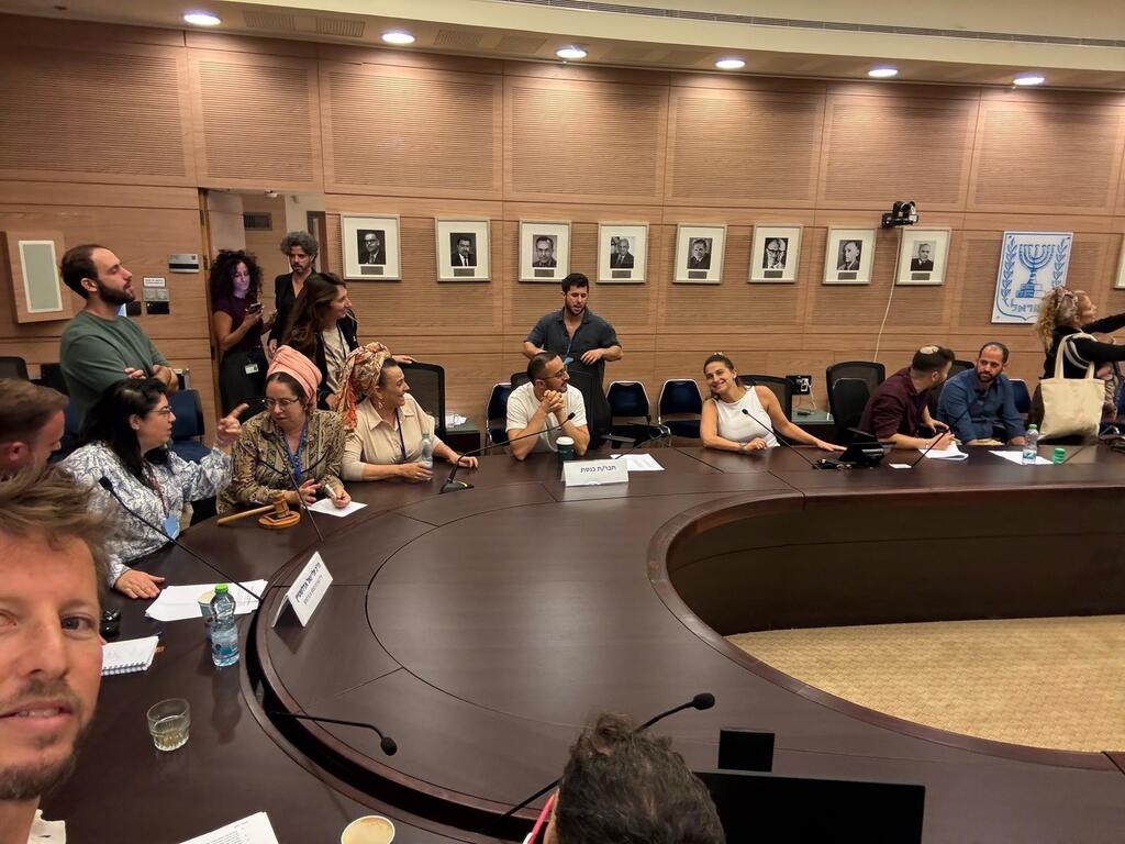 פגישה של ח״כ יולי אדלשטיין עם ראשי אגני משרתי המילואים
