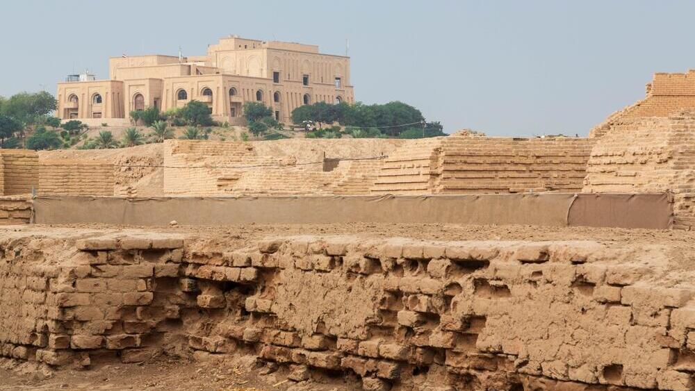 Ancient remains from Babylon (Photo: Nastya Smirnova RF/Shutterstock) שרידי בבל