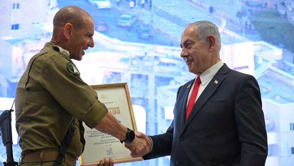 ראש הממשלה בנימין נתניהו בבסיס פיקוד העורף