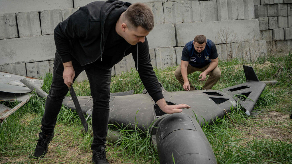כטב"ם של רוסיה מדגם שאהד של איראן אחרי שהופל באזור חרקוב אוקראינה ב-30 באפריל