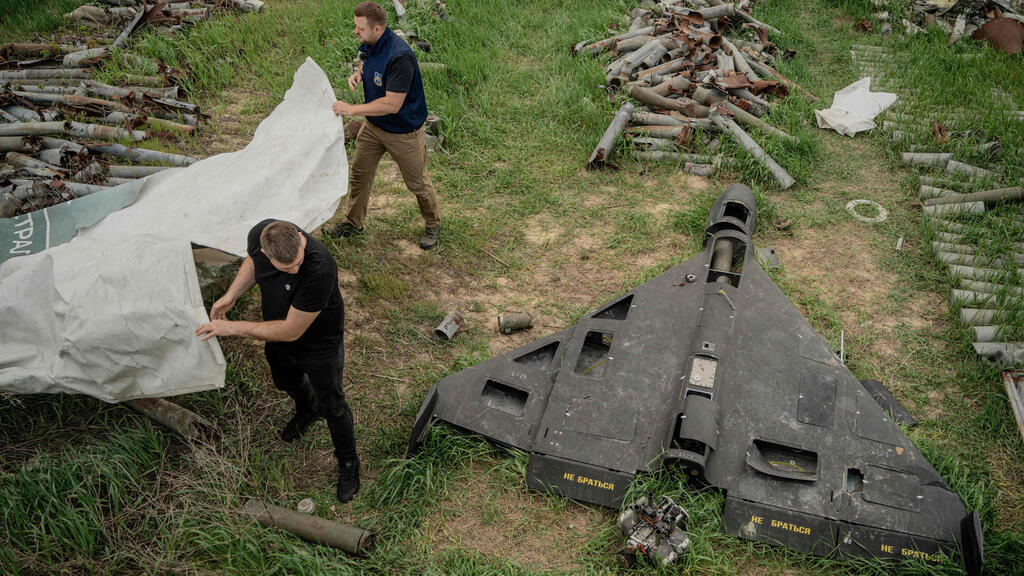 כטב"ם של רוסיה מדגם שאהד של איראן אחרי שהופל באזור חרקוב אוקראינה ב-30 באפריל
