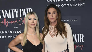 קייטלין ג'נר סופיה האצ'ינס