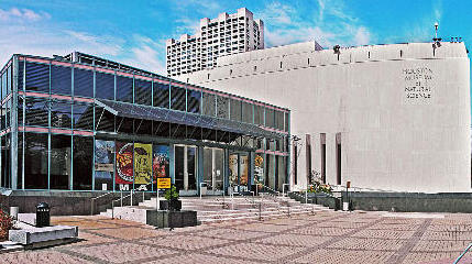 Four floors of exhibits and displays. The museum in Houston (Photo: Wolfgang Manousek, Wikipedia) Four floors of exhibits and displays. The museum in Houston