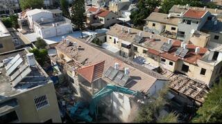 הריסת מבנים ישנים בפרויקט פינוי בינוי של חברת אורון נדל"ן בבת ים