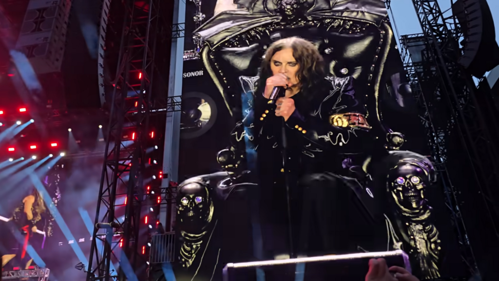 Ozzy Osbourne sat throughout his final performance in his birthplace of Birmingham (Photo: Screenshot/YouTube) אוזי אוסבורןן