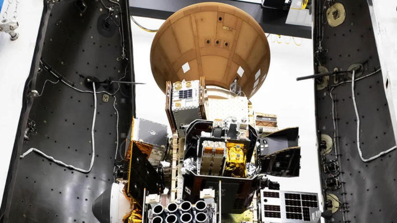 Preparing to enter a cooling phase until next year. An illustration of the spacecraft during its close approach to the Sun (Photo: SpaceX) Preparing to enter a cooling phase until next year. An illustration of the spacecraft during its close approach to the Sun