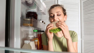 הפרעה אכילה בשינה