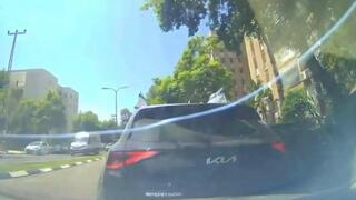 תיעוד: השרה לשעבר לימור לבנת מבצעת תאונת פגע וברח