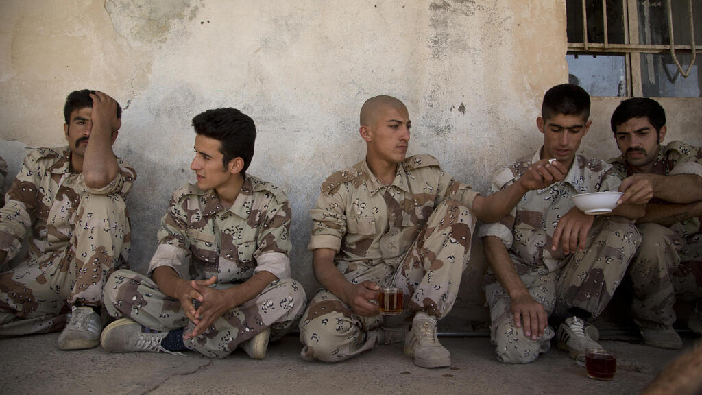 Kurdish fighters (Photo: AP Photo/Maya Alleruzzo) לוחמים כורדים איראנים