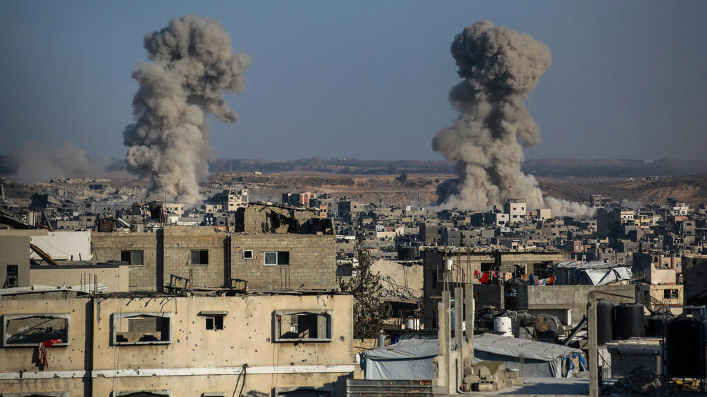 IDF strikes in the Gaza Strip (Photo: Bashar Taleb/ AFP) תקיפות צה"ל ברצועה