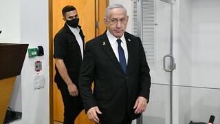 נתניהו נכנס לאולם הדיונים במחוזי