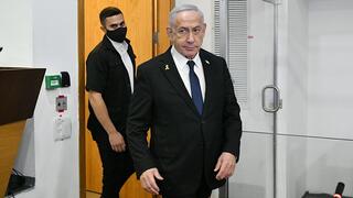 נתניהו נכנס לאולם הדיונים במחוזי