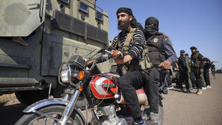 סוריה א-סווידא עימותים קטלניים בין דרוזים ל בדואים חמושים מ הכוחות הבדואיים