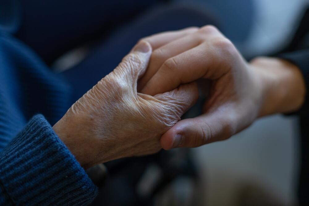 The opposite of loneliness is not simply connection, but rather partnership in hope and actualization (Photo: Shutterstock) בדידות בגיל השלישי