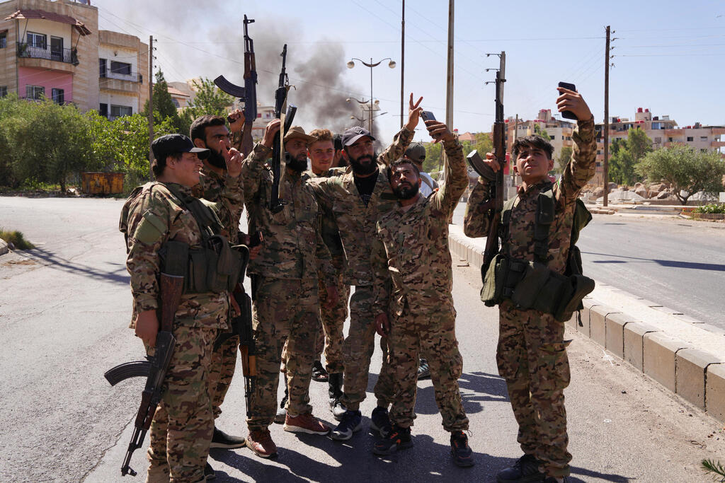 כוחות המשטר הסורי נכנסים למחוז א-סווידא ב סוריה