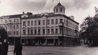 אחד הבתים של משפחת לפין, לפני השואה