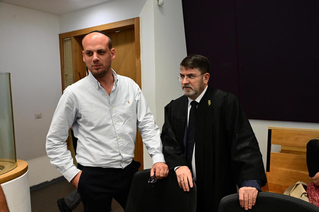 אלי פלדשטיין בדיון בענייני במחוזי תל אביב