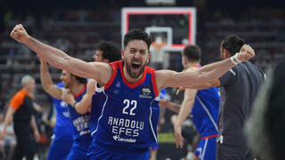 שחקן אנאדולו אפס ואסיליה מיציץ'