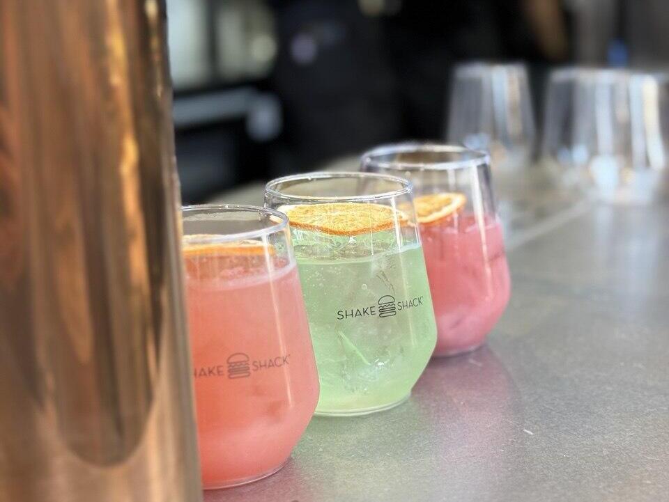 שייק שאק נמל תל אביב