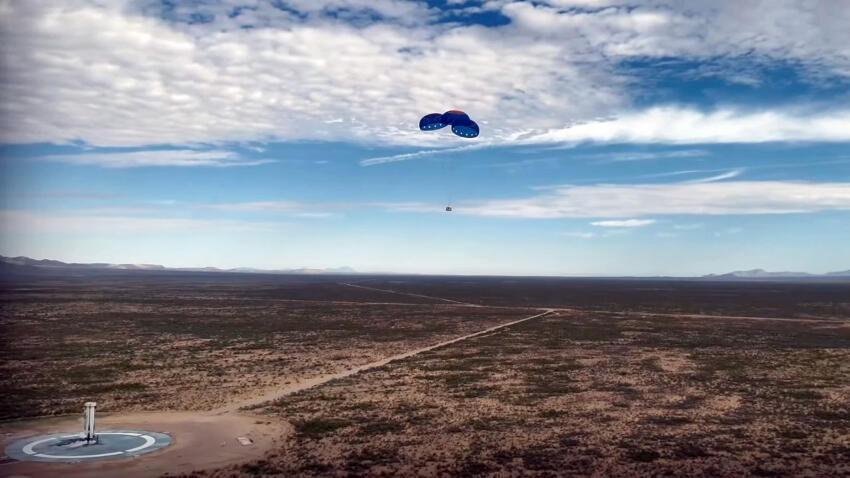 Blue Origin celebrates 70 space tourists. The capsule descends at the end of the mission, landing near the launch pad where the New Shepard rocket also successfully touched down (Photo: Blue Origin) Blue Origin celebrates 70 space tourists. The capsule descends at the end of the mission, landing near the launch pad where the New Shepard rocket also successfully touched down