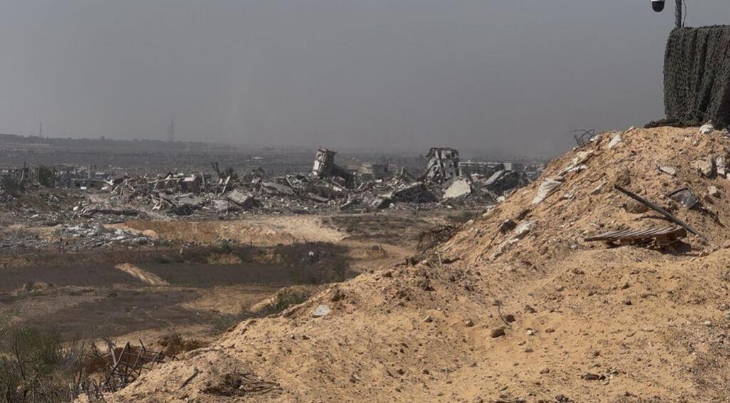 Lookout point over Beit Hanoun where ongoing explosions took place.