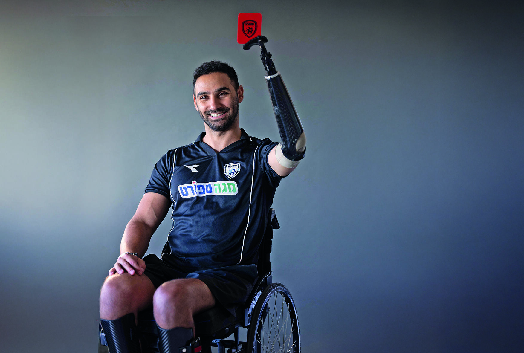 ניב שטייף, שופט כדורגל שידו נקטעה מפגיעת טיל נ"ט 