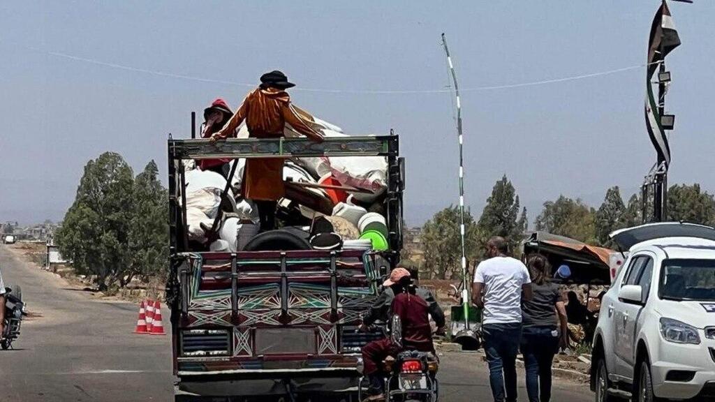בדואים בורחים מ סווידא א-סווידא סוריה בצל חשש מפעולות נקם אחרי סיום הקרבות מול דרוזים