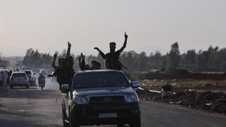 לוחמים בדואים סורים תוקפים את הדרוזים