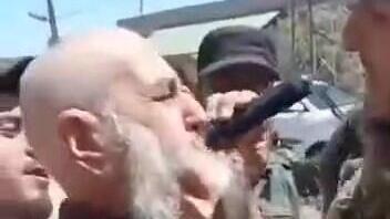 בדואים גוזמים שפם לשייח דרוזי ב סווידא א-סוויא סוריה דרוזים
