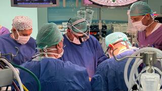 Hadassah University Medical Center successfully implanted a full artificial heart