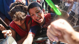 חלוקת מזון במרכז רצועת עזה