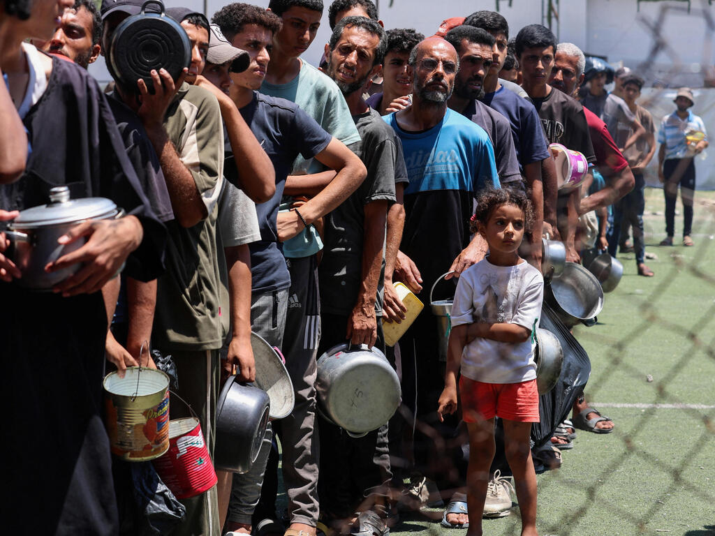 חלוקת מזון במרכז רצועת עזה