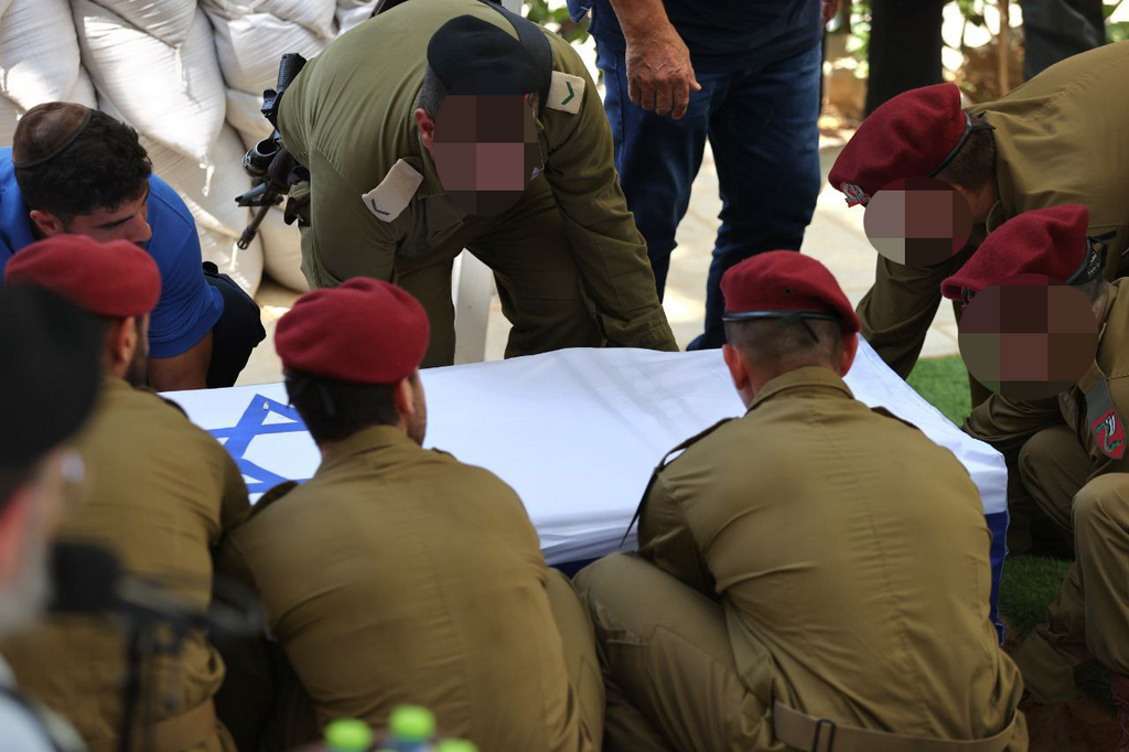 הלווייתו של רב"ט דן מנדל פיליפסון ז"ל בהר הרצל