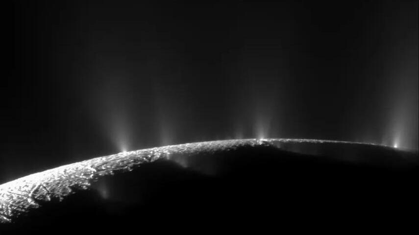 There’s a good chance complex molecules exist there, but the water may be too alkaline for life. Plumes from Enceladus as photographed by the Cassini spacecraft (Photo: NASA/JPL/Space Science Institute) There’s a good chance complex molecules exist there, but the water may be too alkaline for life. Plumes from Enceladus as photographed by the Cassini spacecraft