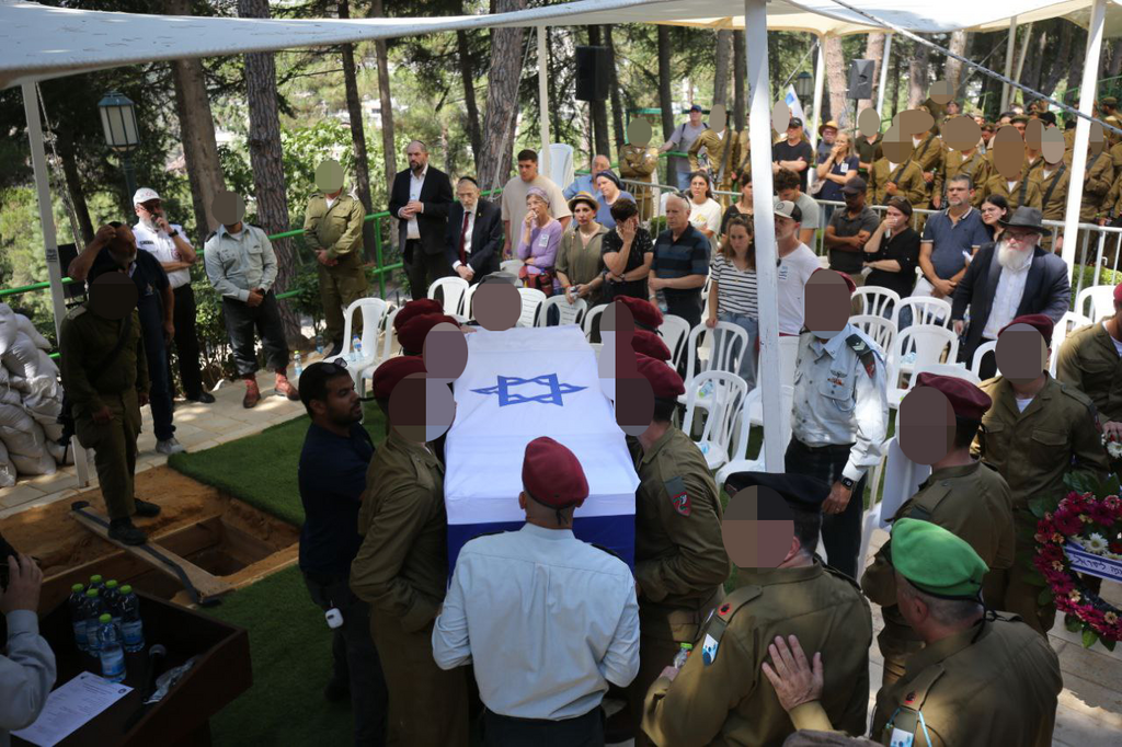 הלווייתו של רב"ט דן מנדל פיליפסון ז"ל בהר הרצל