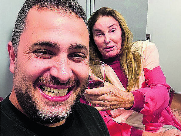 רגב גור בתמונת הסלפי עם קייטלין ג'נר