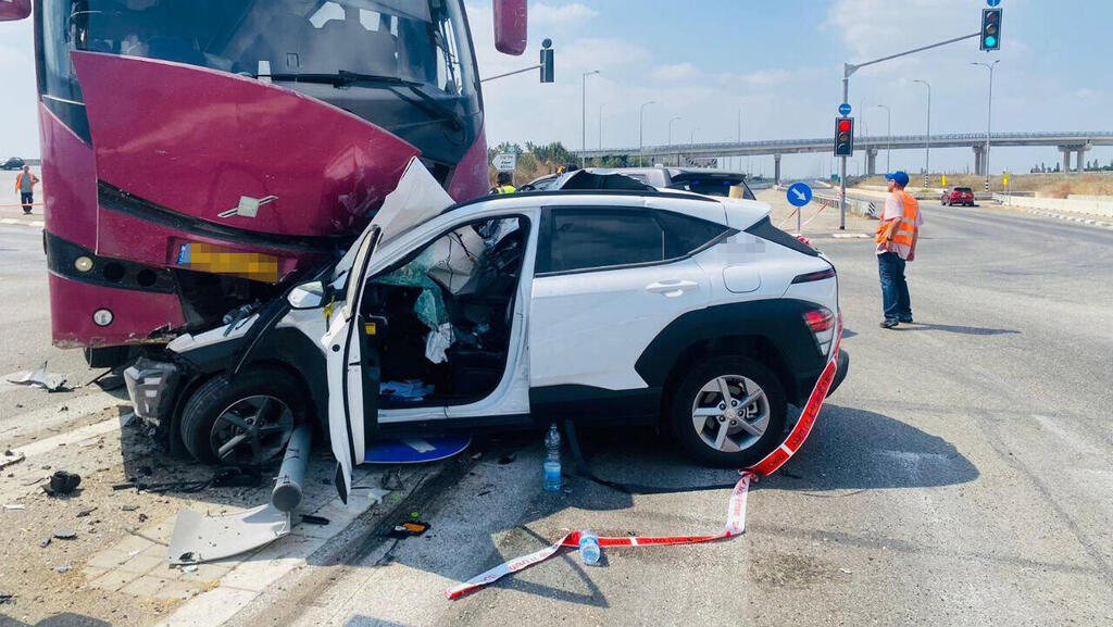 זירת התאונה בכביש 581 סמוך לצומת מגל