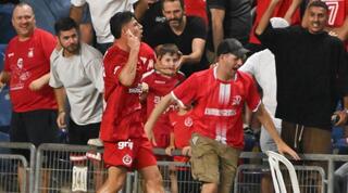 סתיו טוריאל מקפיץ את הקהל האדום