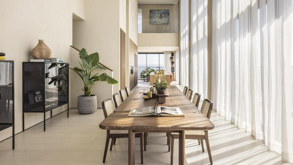 פנטהאוז במגדלי בבלי, אדריכלות: גל נאור, ריהוט: אריק בן שמחון