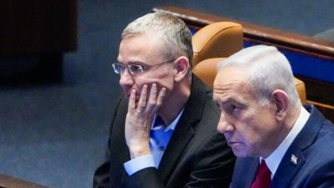 איתמר בן גביר, ישראל כ"ץ, אלי כהן, ביבי בנימין נתניהו, יריב לוין, יצחק גולדקנופף במליאת הכנסת