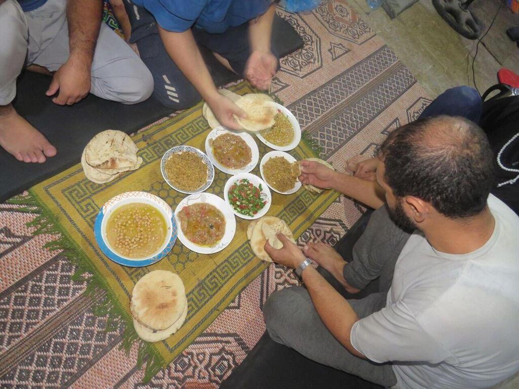 HAMAS TERRORISTS FEAST AS CIVILIAN GAZANS STARVE 🤮